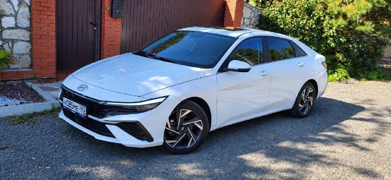 Hyundai Elantra LUX