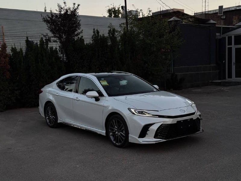 Toyota Camry 2.0 Hybrid, максимальная